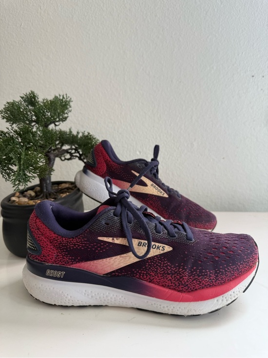 Brooks Shoes - Brooks Women size 7 Ghost 16 Running Shoes in Navy and Pink
